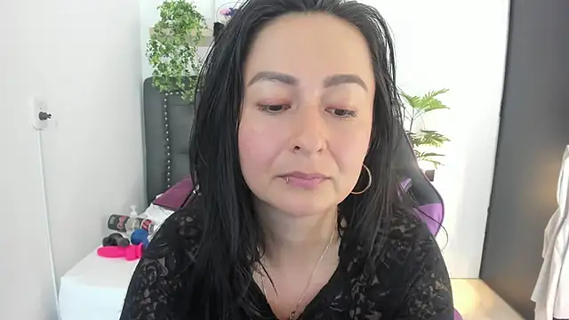 Snapshot of sahara1802 chatting on December 19, 9:49 am sahara1802 online show from December 19, 9:49 am