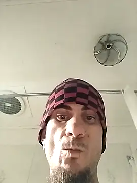 Snapshot of robvegas274 chatting on October 11, 9:46 pm robvegas274 online show from October 11, 9:46 pm