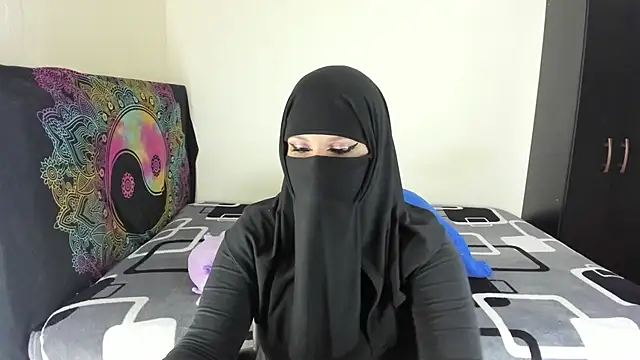 Snapshot of evelyn__salah chatting on July 12, 12:23 am evelyn salah online show from July 12, 12:23 am