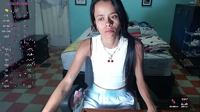 Mia sexy18  online show from December 16, 1:21 am