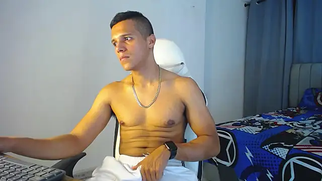 Snapshot of DavidAngell7 chatting on December 11, 1:05 am DavidAngell7 online show from December 11, 1:05 am