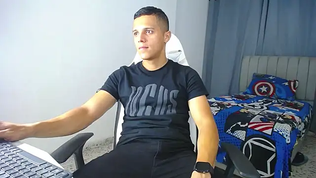 Snapshot of DavidAngell7 chatting on January 12, 5:03 am DavidAngell7 online show from January 12, 5:03 am