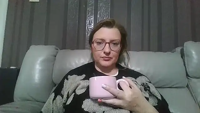 LiquidLeonie online show from May 9, 3:12 am