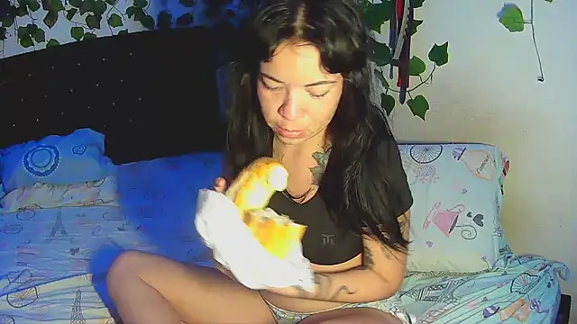 Snapshot of fresa_caliente chatting on January 28, 10:12 pm fresa caliente online show from January 28, 10:12 pm
