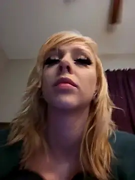 AmethystFoxx online show from January 29, 6:07 pm