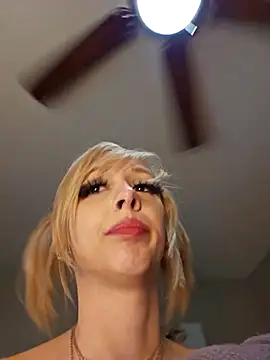 AmethystFoxx online show from February 13, 9:06 pm