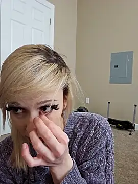 AmethystFoxx online show from February 11, 6:24 pm