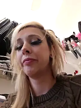 AmethystFoxx online show from February 15, 8:16 pm