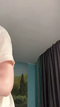 Snapshot of NinaVI chatting on December 1, 5:57 pm NinaVI online show from December 1, 5:57 pm