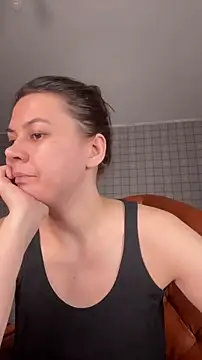 Snapshot of NinaVI chatting on November 16, 7:08 pm NinaVI online show from November 16, 7:08 pm