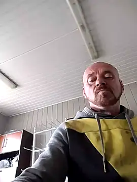 Snapshot of wilkalfa chatting on October 2, 10:22 am wilkalfa online show from October 2, 10:22 am