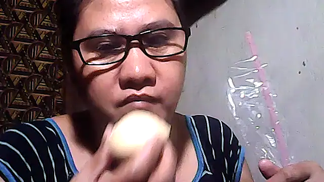 sweetsosie18 online show from December 4, 7:17 am