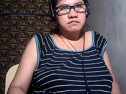 sweetsosie18 online show from January 5, 5:27 pm