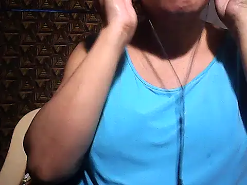 sweetsosie18 online show from February 21, 7:20 am