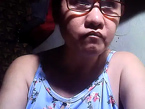 sweetsosie18 online show from May 22, 4:19 am
