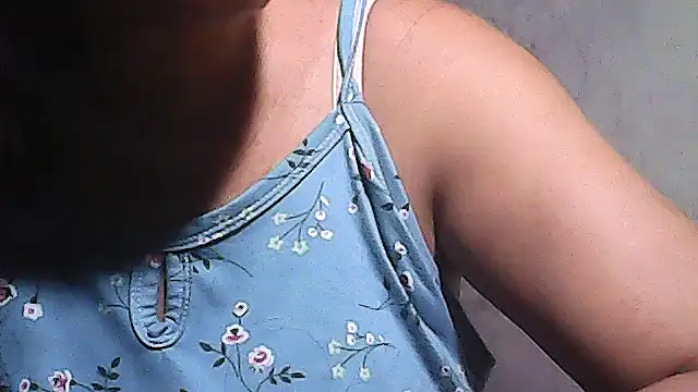 sweetsosie18 online show from July 5, 12:39 am