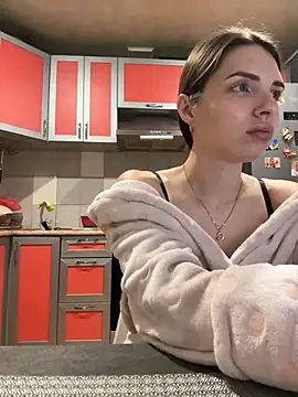 SeducingYoghourt online show from November 8, 3:45 pm