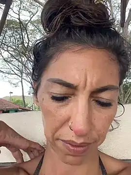 amanilouve online show from February 17, 6:53 am