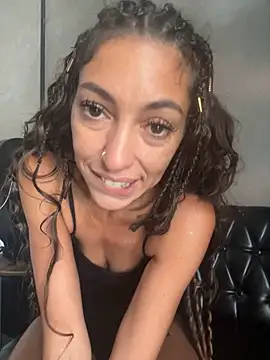 amanilouve online show from March 22, 3:52 am