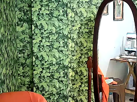 Snapshot of yummy_21xxx chatting on December 19, 1:12 am yummy 21xxx online show from December 19, 1:12 am