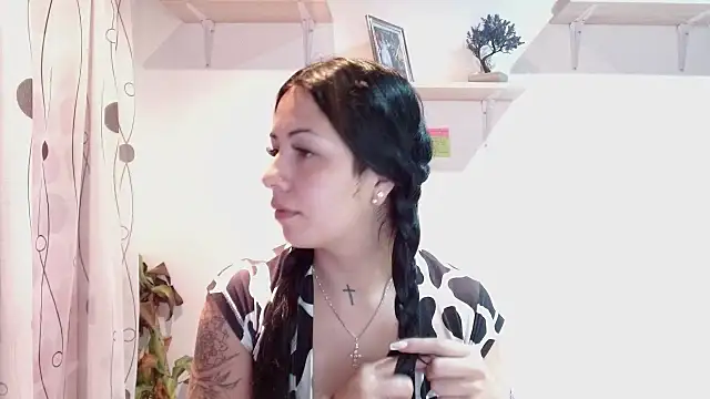 MadisonCambel online show from December 11, 11:00 pm