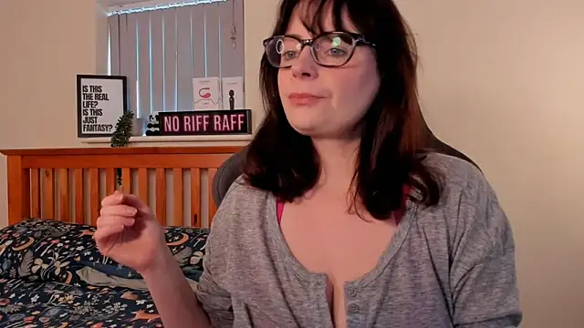 LucieWinters UK online show from January 3, 12:41 pm