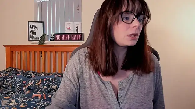 LucieWinters UK online show from January 13, 2:00 pm