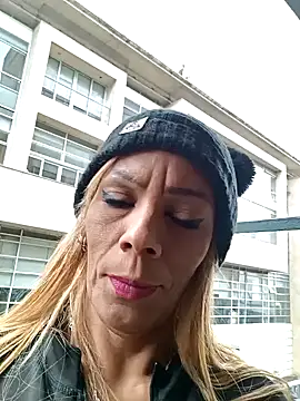 Snapshot of marylin_aboul chatting on January 25, 9:57 pm marylin aboul online show from January 25, 9:57 pm