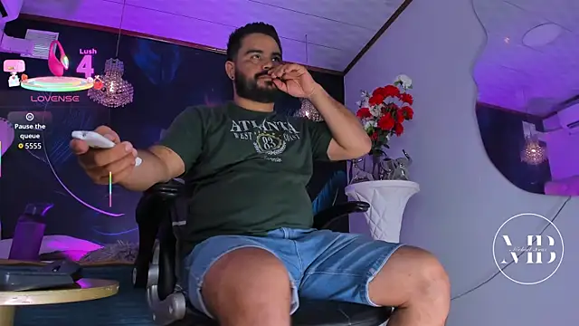 MichaelBear  online show from October 23, 1:43 pm