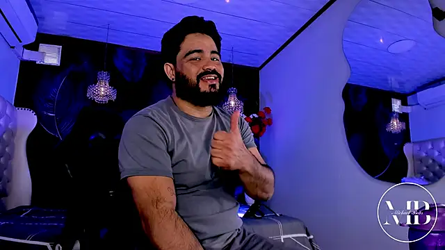 MichaelBear  online show from February 26, 1:32 pm