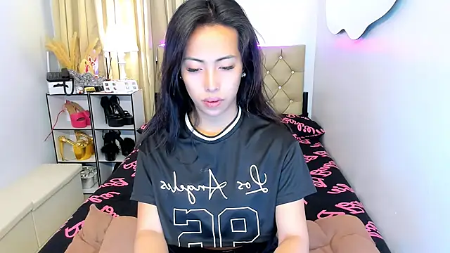 reighnempress online show from February 28, 1:58 am