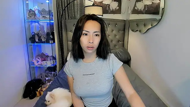 reighnempress online show from October 23, 2:44 am