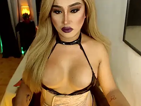 Snapshot of MISTRESS_OF_EVILCUMxx chatting on January 28, 1:16 pm MISTRESS OF EVILCUMxx online show from January 28, 1:16 pm