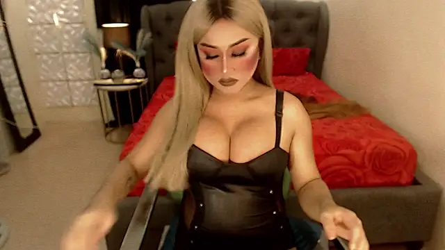 Snapshot of MISTRESS_OF_EVILCUMxx chatting on September 12, 1:49 am MISTRESS OF EVILCUMxx online show from September 12, 1:49 am