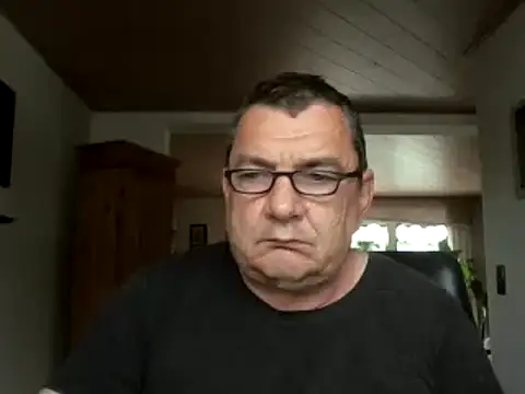Nobbie444 online show from June 7, 9:02 am