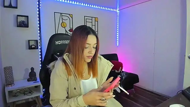 Snapshot of kay_marie chatting on December 15, 10:04 pm kay marie online show from December 15, 10:04 pm