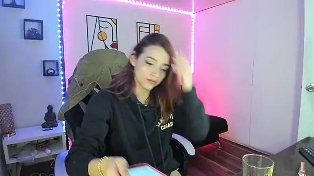 Snapshot of kay_marie chatting on January 12, 12:07 am kay marie online show from January 12, 12:07 am