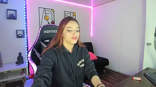 Snapshot of kay_marie chatting on January 12, 3:28 am kay marie online show from January 12, 3:28 am