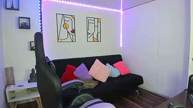 Snapshot of kay_marie chatting on January 18, 1:41 am kay marie online show from January 18, 1:41 am