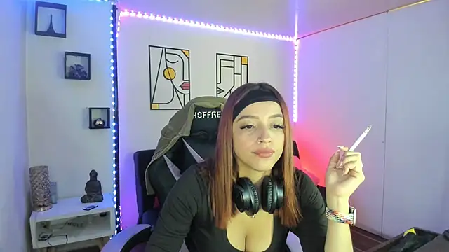 Snapshot of kay_marie chatting on January 22, 8:17 pm kay marie online show from January 22, 8:17 pm