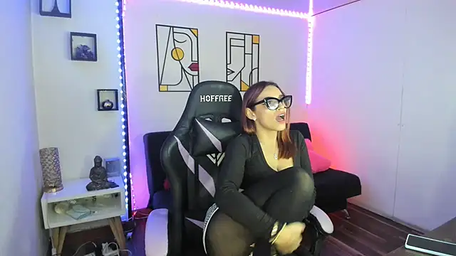 Snapshot of kay_marie chatting on January 29, 3:22 am kay marie online show from January 29, 3:22 am