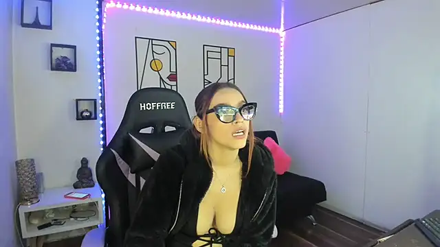 Snapshot of kay_marie chatting on January 31, 3:41 am kay marie online show from January 31, 3:41 am