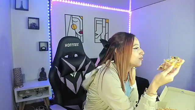 Snapshot of kay_marie chatting on February 1, 12:51 am kay marie online show from February 1, 12:51 am