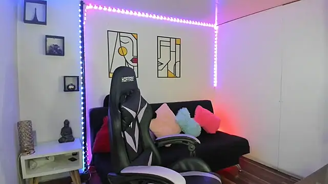 Snapshot of kay_marie chatting on February 3, 4:04 am kay marie online show from February 3, 4:04 am