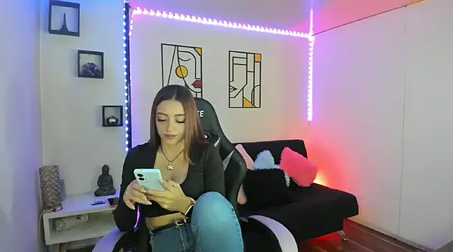 Snapshot of kay_marie chatting on February 6, 6:56 pm kay marie online show from February 6, 6:56 pm