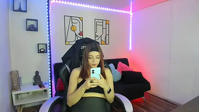 Snapshot of kay_marie chatting on February 7, 6:45 pm kay marie online show from February 7, 6:45 pm