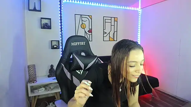 Snapshot of kay_marie chatting on February 14, 7:33 pm kay marie online show from February 14, 7:33 pm