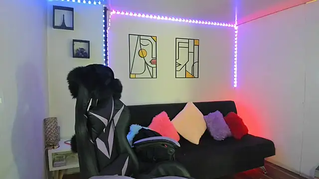 Snapshot of kay_marie chatting on February 23, 7:38 pm kay marie online show from February 23, 7:38 pm