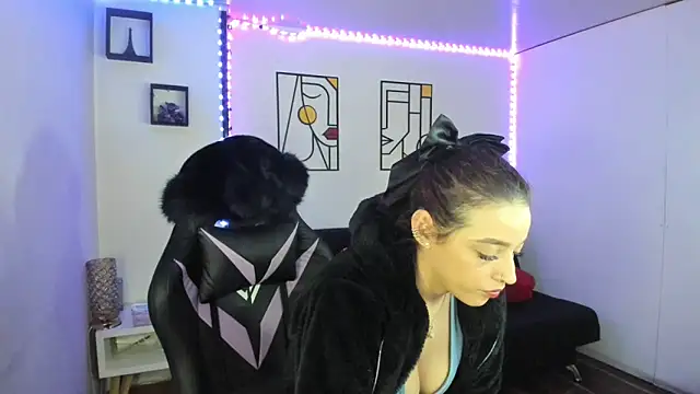 Snapshot of kay_marie chatting on February 25, 11:11 pm kay marie online show from February 25, 11:11 pm