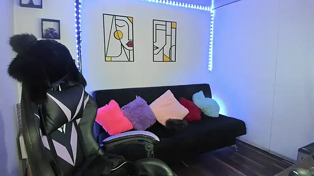 Snapshot of kay_marie chatting on March 19, 8:22 pm kay marie online show from March 19, 8:22 pm